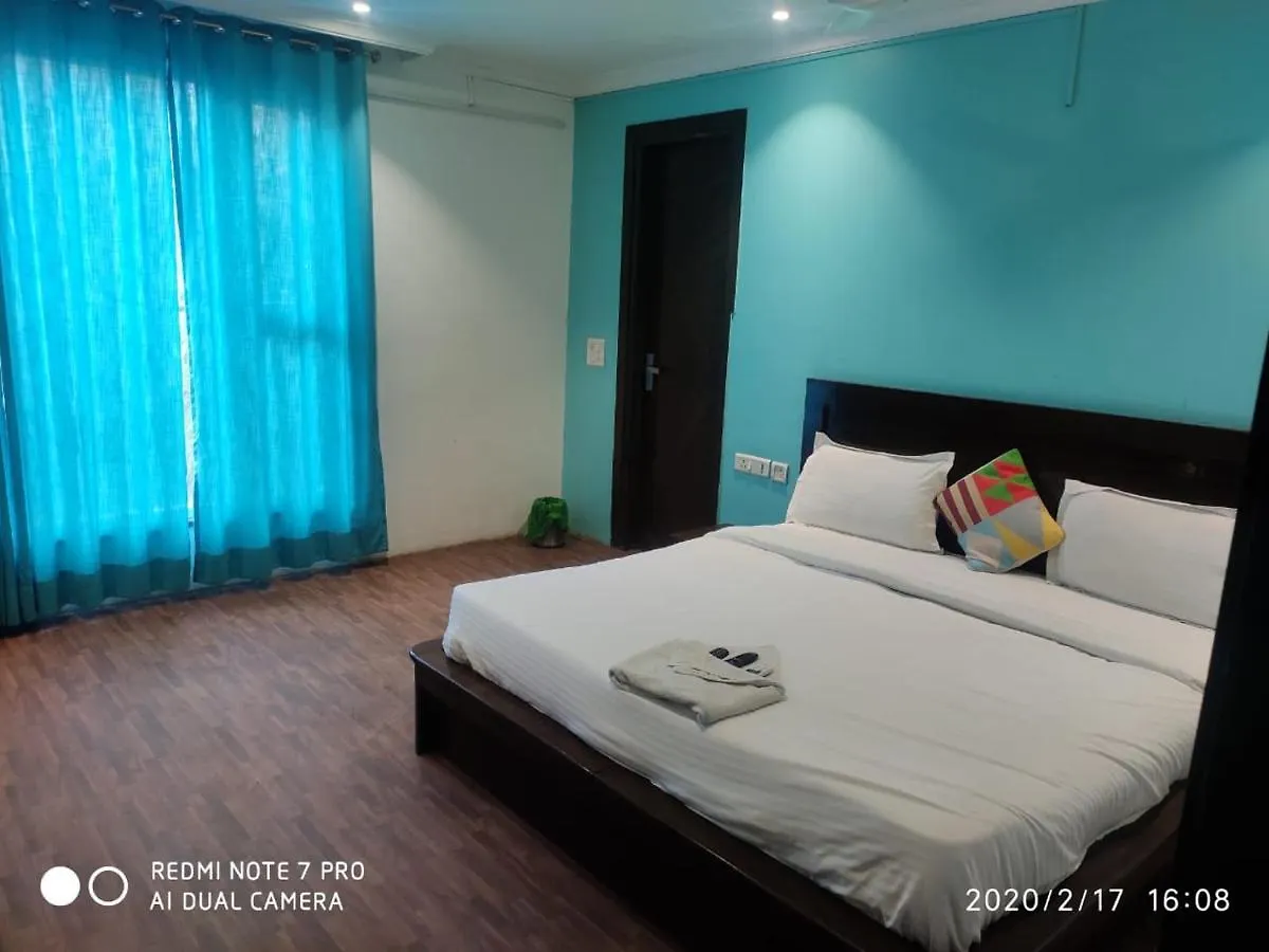Hotel Ashirwad Deluxe Delhi
