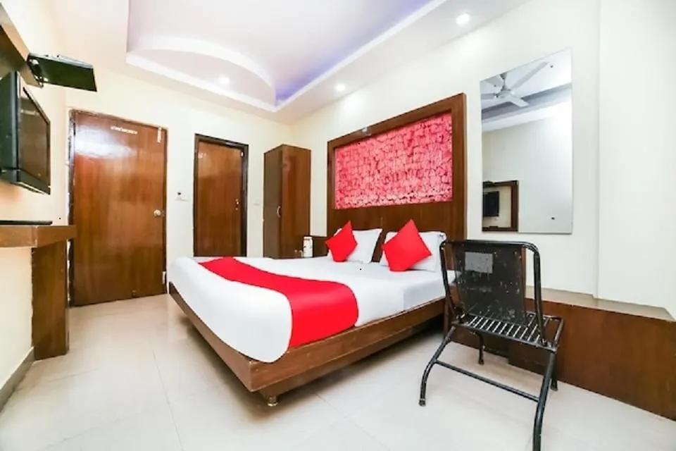 Hotel Ashirwad Deluxe Delhi