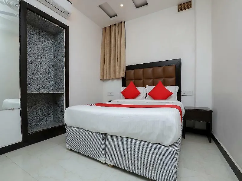 Hotel Ashirwad Deluxe Delhi