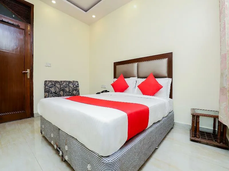 Hotel Ashirwad Deluxe Delhi  2*, Delhi (National Capital Territory of India)