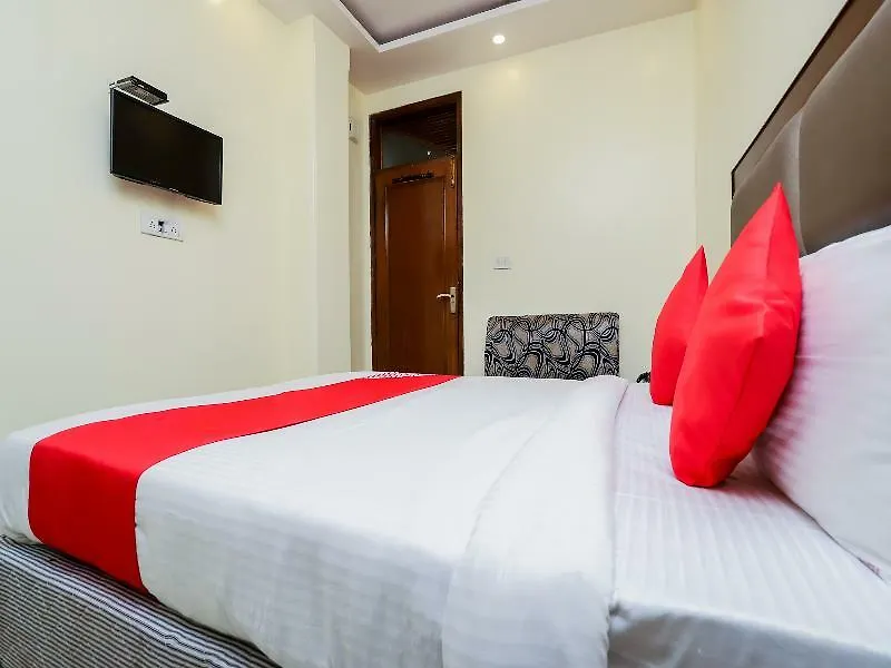 Hotel Ashirwad Deluxe Delhi