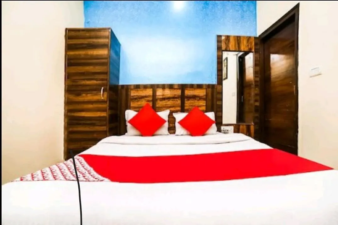Hotel Ashirwad Deluxe Δελχί 2*,  Ινδία